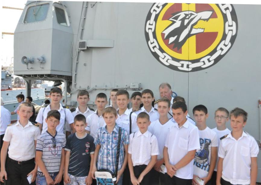 В Одессе для выпускников флотилии устроили церемонию на фрегате «Сагайдачный»