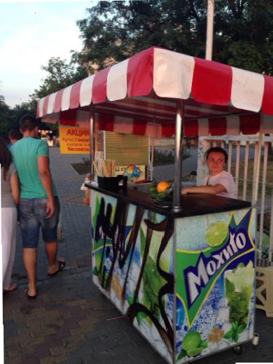 В Одессе ликвидировали будки с прохладительными напитками и мороженым