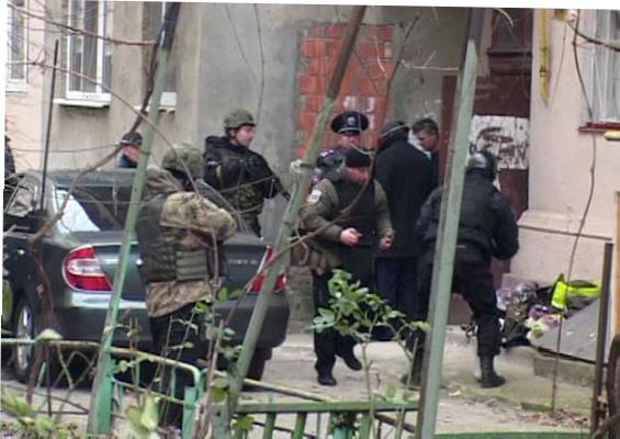 Пятничный переполох в Одессе – в центре города мужчина хотел подорвать дом